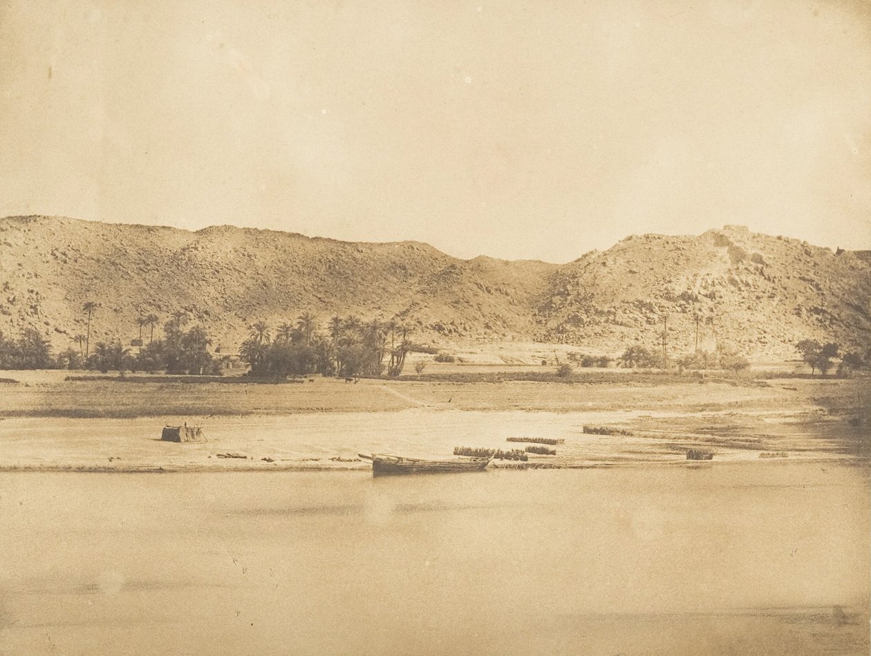 从菲莱东南方向拍摄的景象--Cherk-el-Hesseh，1849-50。 作者 马克西姆·杜营