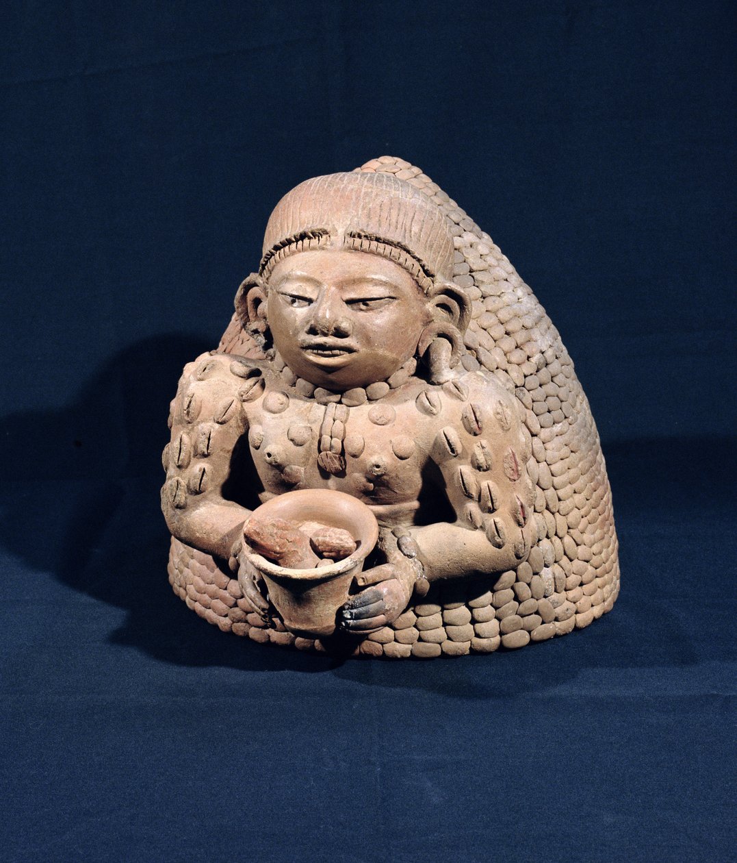 拟人花瓶，来自Peten，Guatemala（陶器） 作者 玛雅人