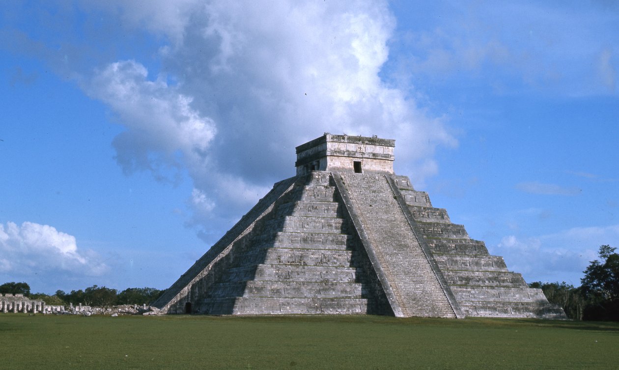 El Castillo，Chichen Itza的昼夜平分点，后经典时期c 600至900年 作者 玛雅人