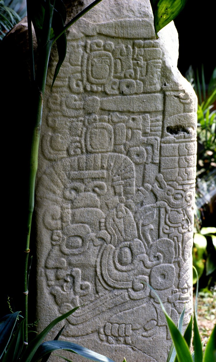 Tikal Stela 28，早期经典时期，公元300-600 作者 玛雅人