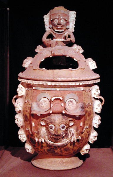 带盖的缸盖，来自危地马拉，经典时期，600-950（赤土陶器） 作者 玛雅人