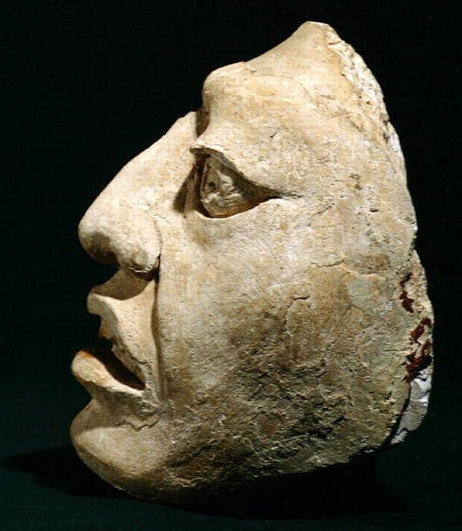 一个男人的头，来自危地马拉佩滕的皮德拉斯-内格拉斯（Piedras Negras）（灰泥）。 作者 玛雅玛雅人