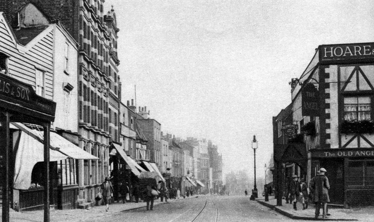 伦敦高门村高街（High Street），伦敦，1926-1927年。 作者 麦克里什