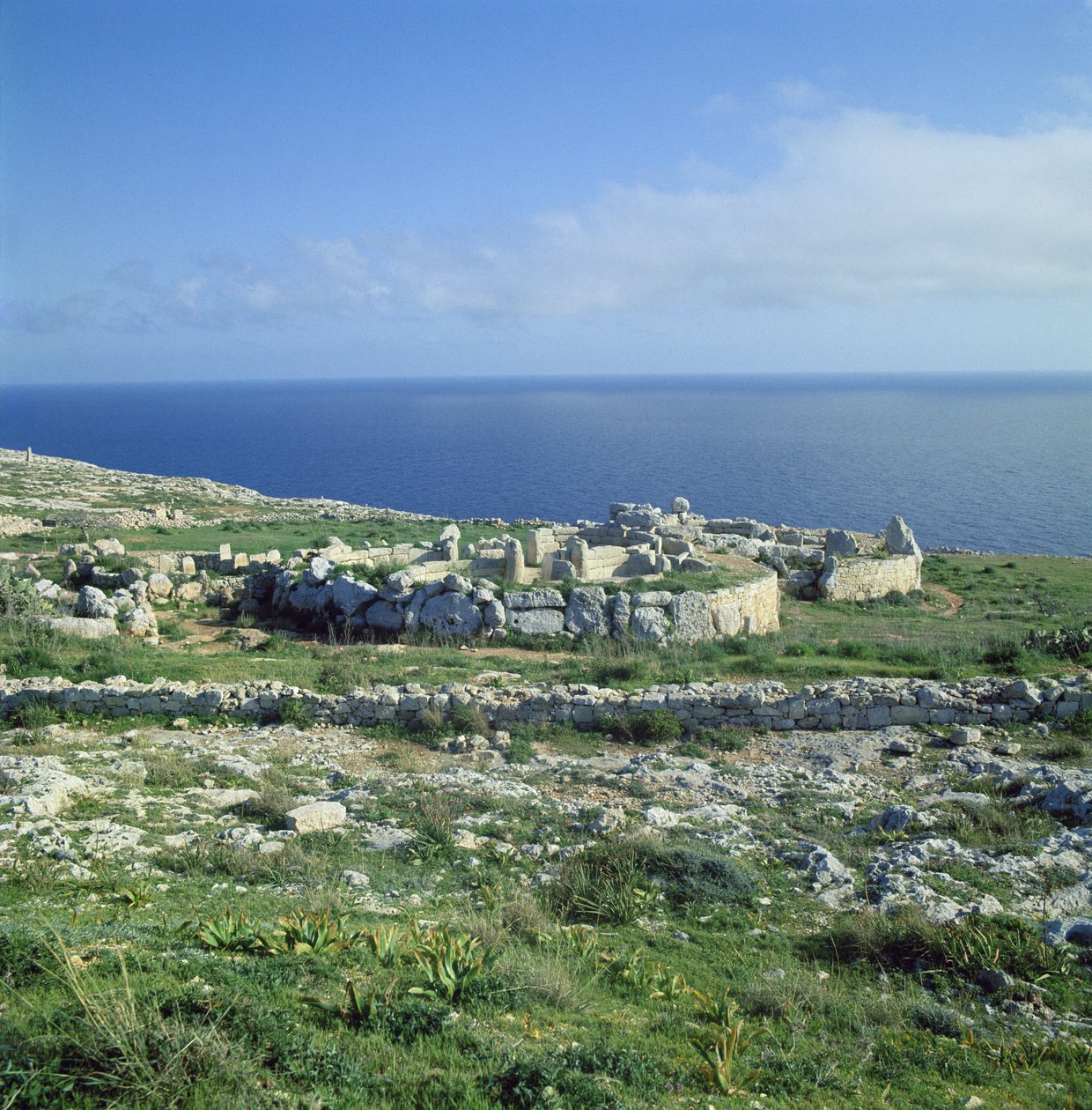 巨石寺遗址，c.30000-c.25000 BC 作者 巨石