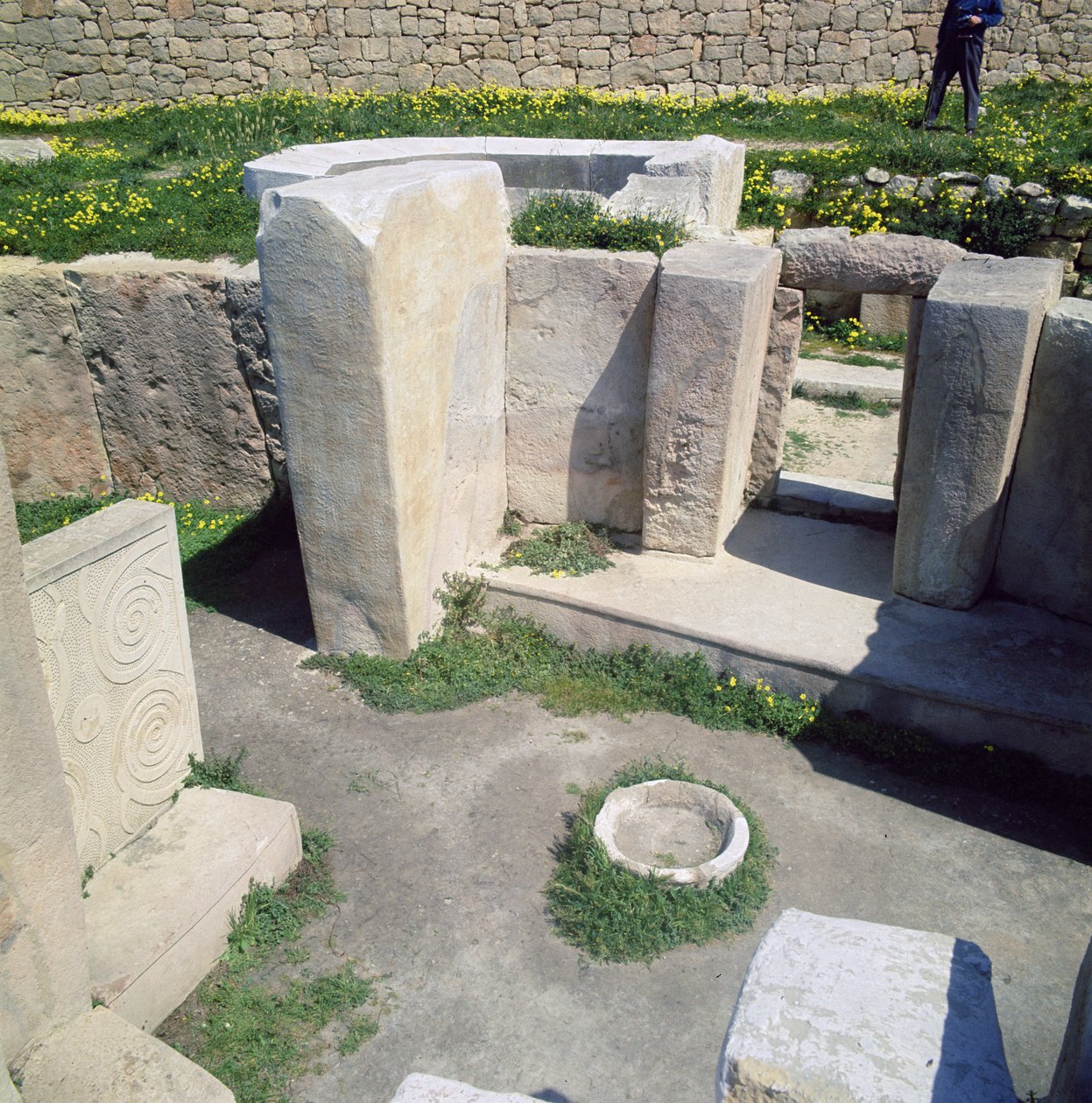 巨石寺遗址，c.30000-c.25000 BC 作者 巨石