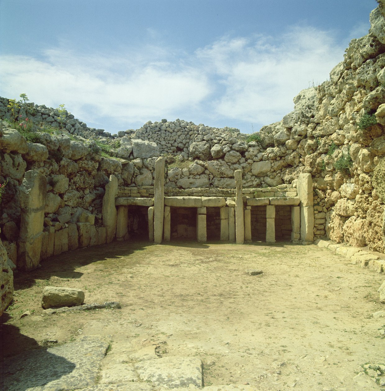巨石寺遗址，c.30000-c.25000 BC 作者 巨石