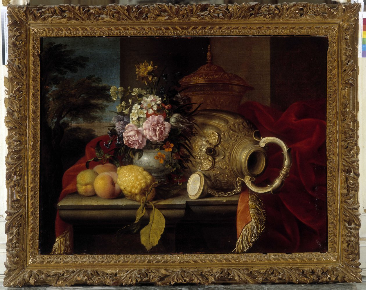 花束、水果、花瓶和红布静物（布面油画 作者 梅菲伦（c.1630-1705）孔戴