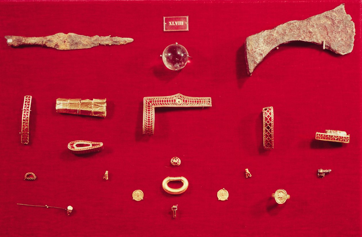 从Childeric宝藏（黄金和石榴石）中选择珠宝和武器（另见172230,161328和672314） 作者 Merovingian