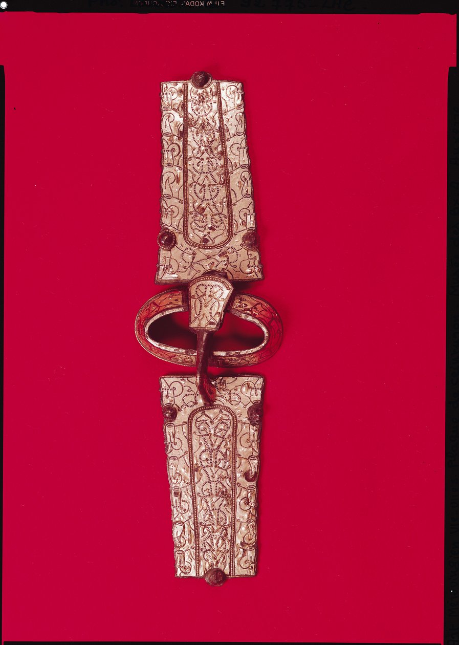 皮带扣，来自Escolives-Sainte-Camille，Yonne（银色）的墓地 作者 Merovingian