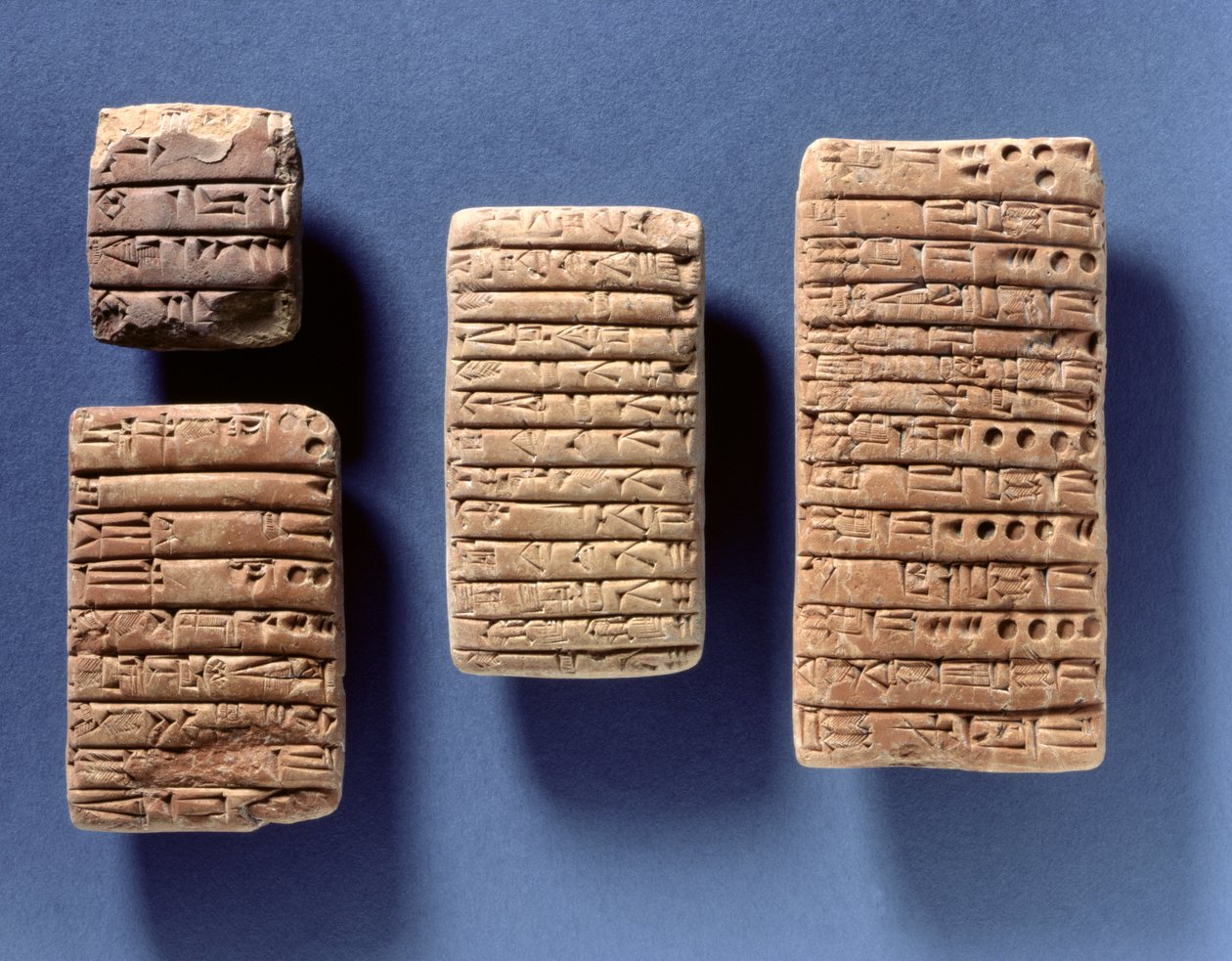 四片录音合约，Akkadian，c.2400-2200 BC（烤粘土） 作者 美索不达米亚