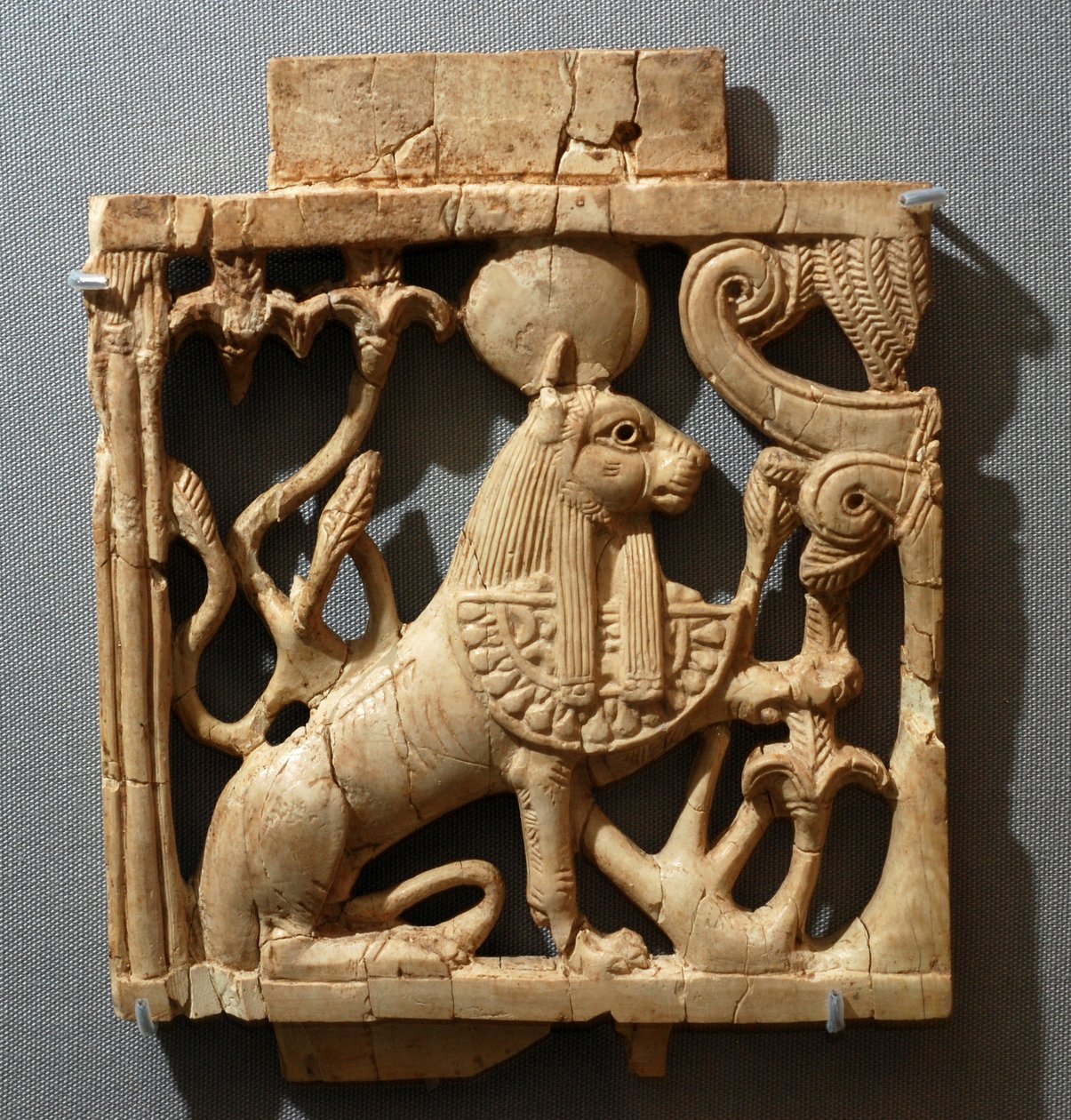 Ivory tablet，Nimrud，c.900-600 BC 作者 美索不达米亚