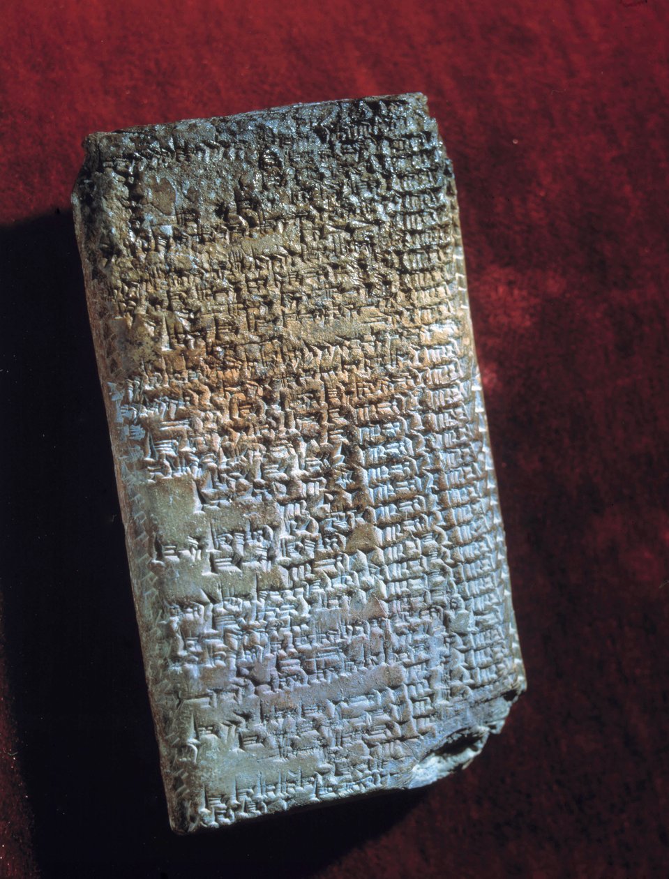 东方的古代艺术。第九块诊断和预后的石碑（公元前一千年）。巴黎，卢浮宫博物馆 作者 美索不达米亚