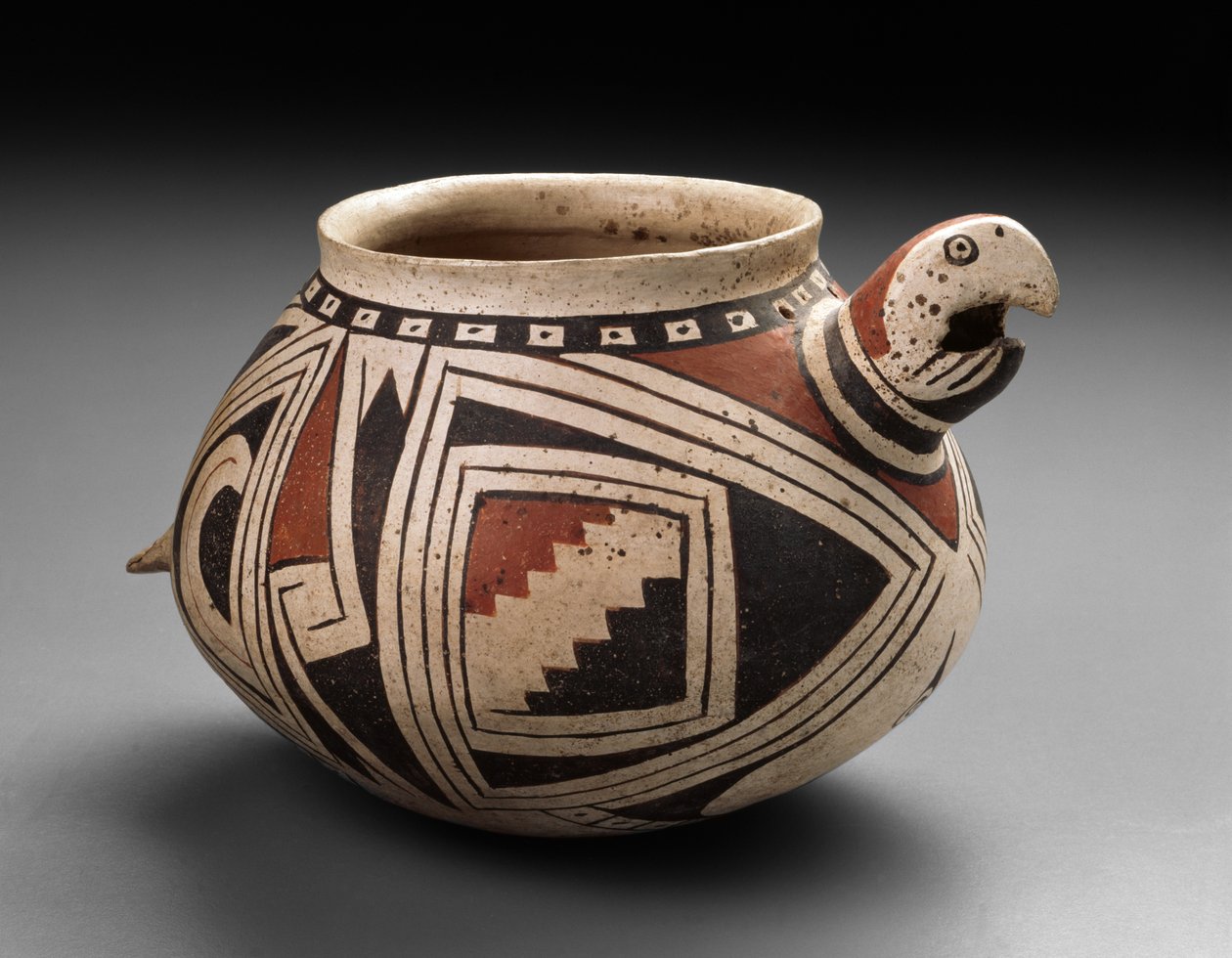 Mogollon金刚鹦鹉碗，Tardio时期，1300-50（带有彩色滑动涂料的陶器） 作者 墨西哥学校