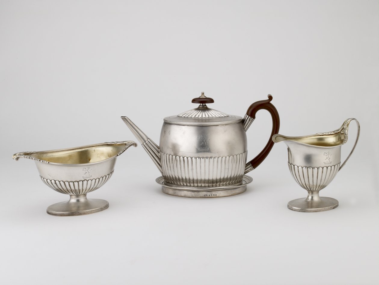 茶壶和支架，奶油壶，糖碗，1794-1795（银） 作者 迈克尔和斯科菲尔德（John Plummer）