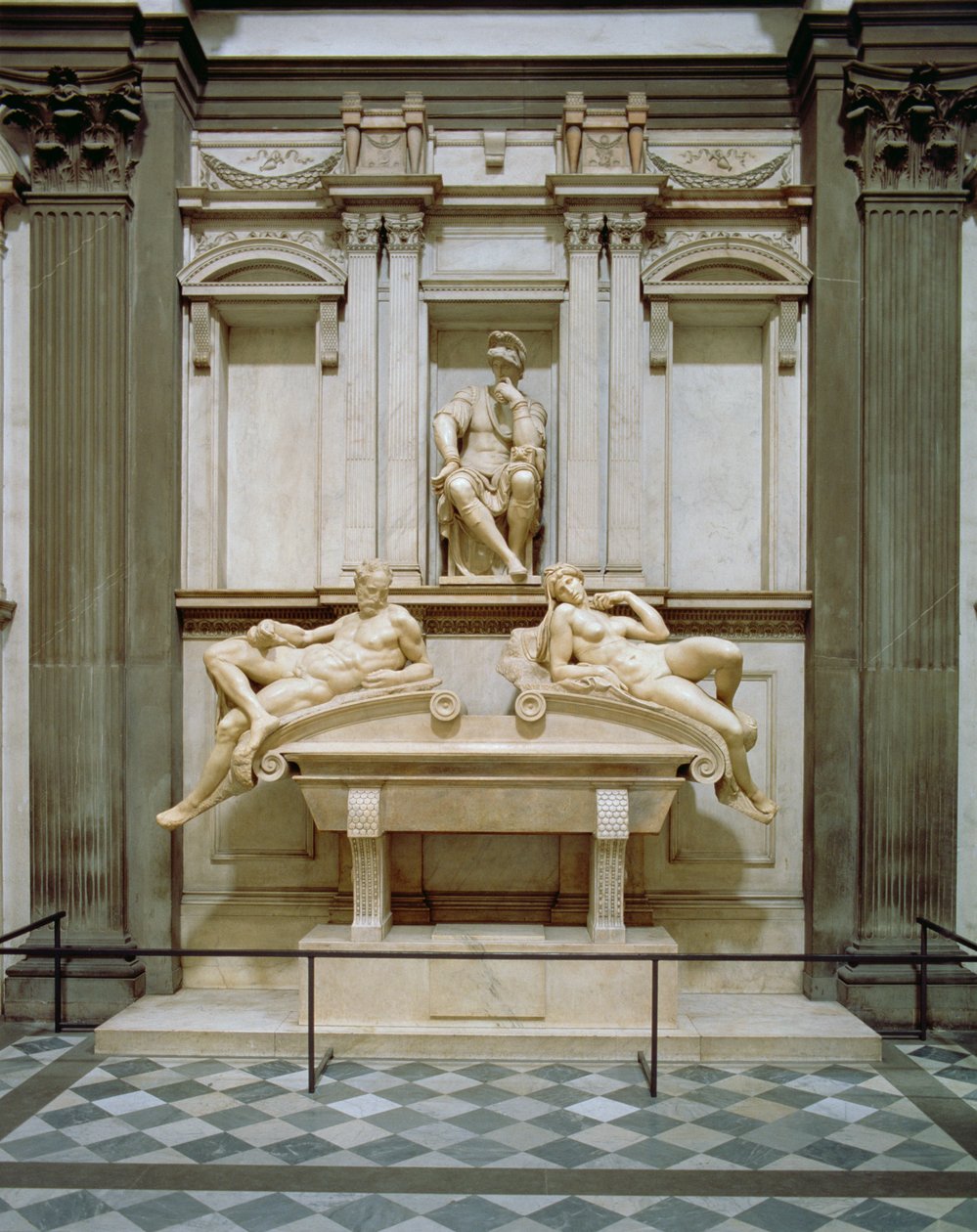 Lorenzo de Medici墓的黄昏和黎明，设计于1521年，雕刻1524-34（大理石） 作者 米开朗基罗（Michelangelo Buonarroti）