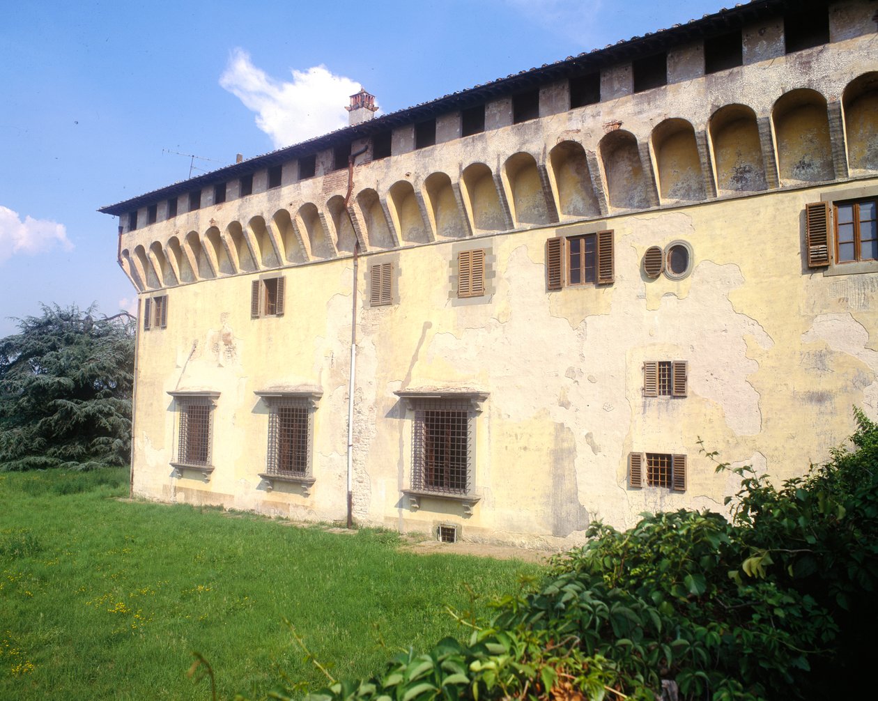 Cafaggiolo的美第奇别墅，始于1451年 作者 米歇洛佐·迪·巴托洛梅奥
