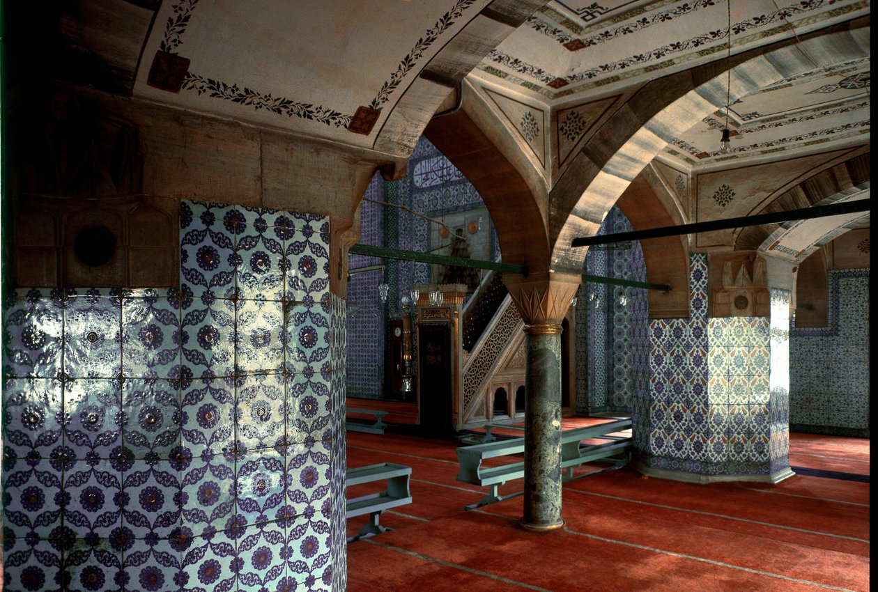 鲁斯坦帕夏清真寺（1560-1564）的内景 作者 米玛·思南（Mimar Sinan）