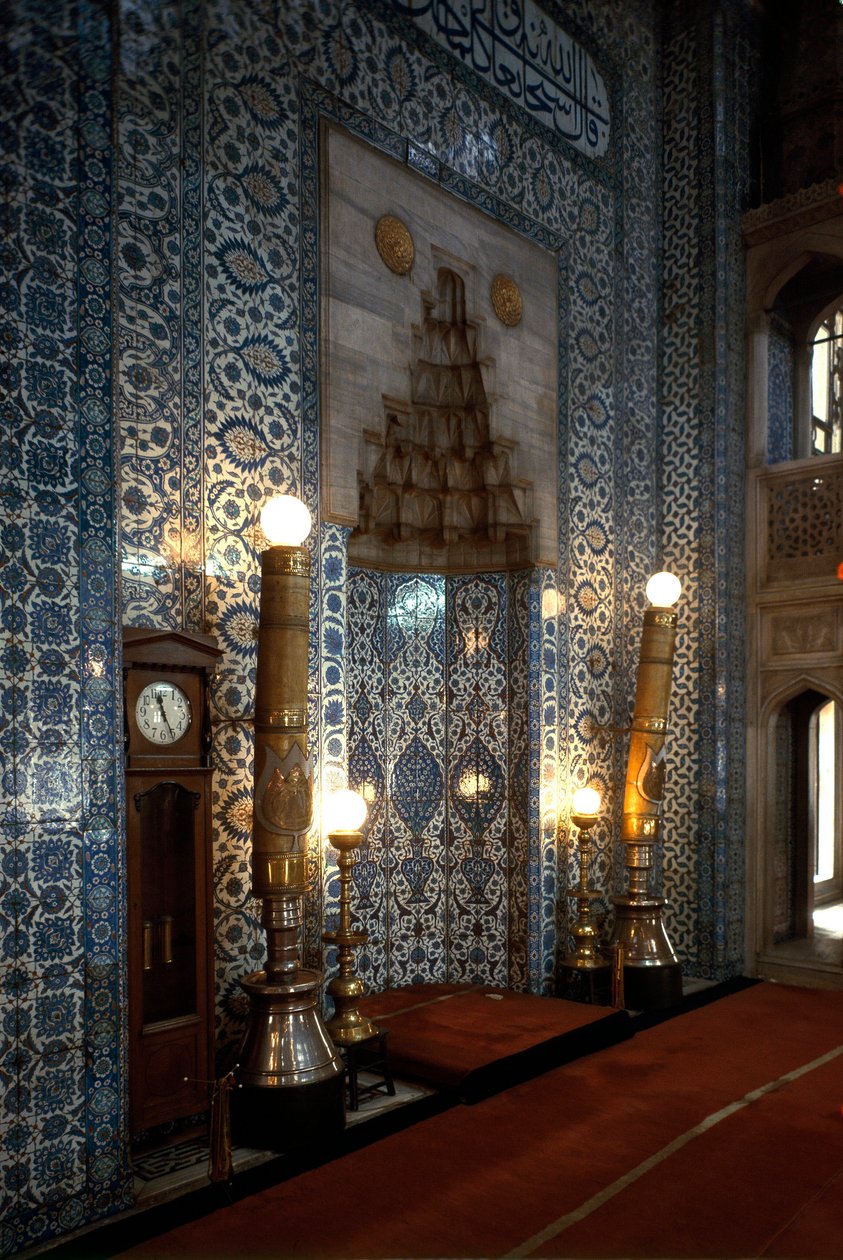 鲁斯坦帕夏清真寺（1560-1564）的内景 作者 米玛·思南（Mimar Sinan）