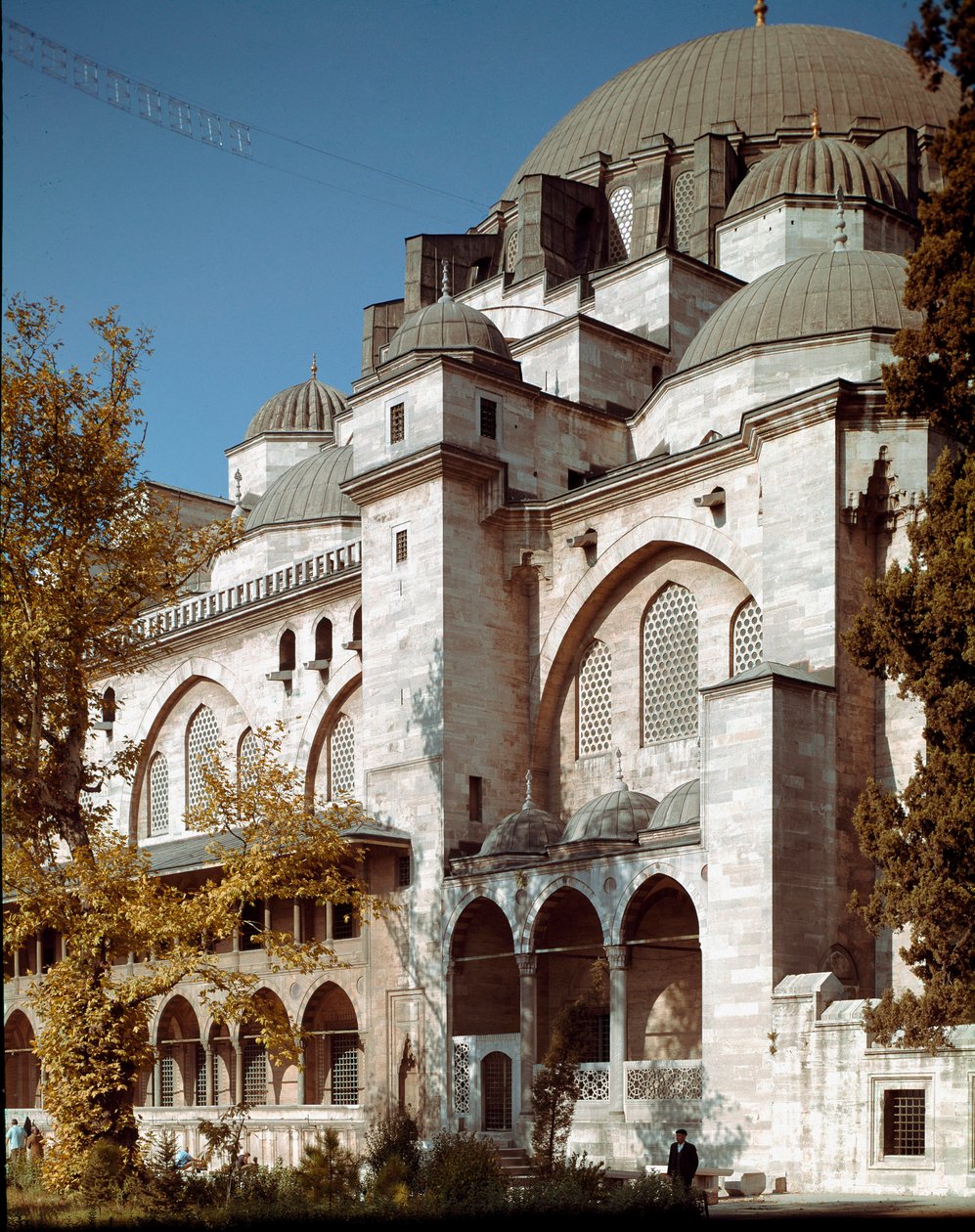 苏莱曼清真寺 (1550-1557) 作者 米玛·思南（Mimar Sinan）