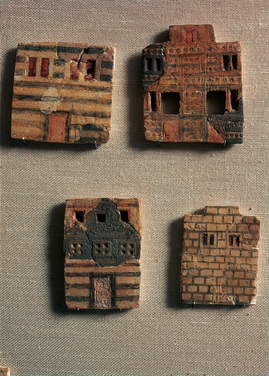 米诺斯艺术：表现米诺斯人房屋的小陶片。公元前1700-1600年。伊拉克利翁，克里特岛考古博物馆--米诺斯艺术：描绘米诺斯房屋的小瓷片。公元前1700-1600年。希腊克里特岛伊拉克利翁考古博物馆 作者 美浓