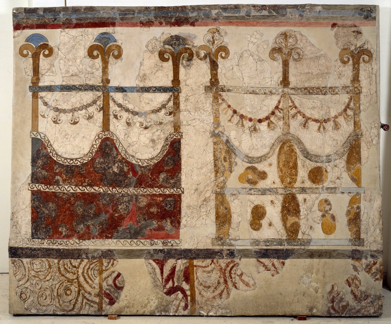Minoan civilization: representation of two portals (Ikria). Fresco from the lustral basin of the Xeste 3 building of Akrotiri (Thera), Santorini 作者 美浓