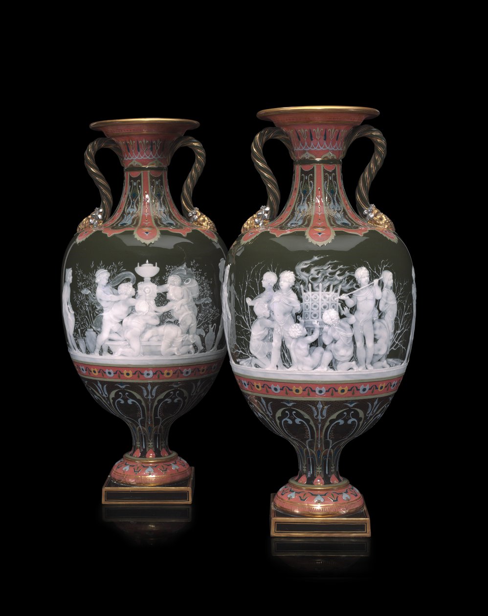 一对花瓶，“ Les alteres y les les frileux”，1879年 作者 明顿有限公司