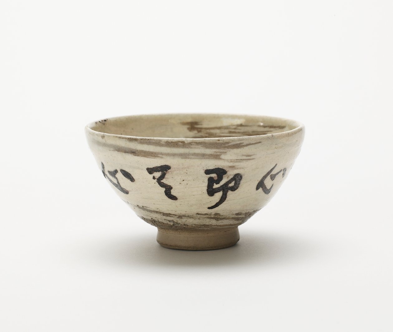 江户，武藏，日本，明治时代，19世纪末（棕色粘土）的六种清酒或煎茶杯之一 作者 三浦贤也
