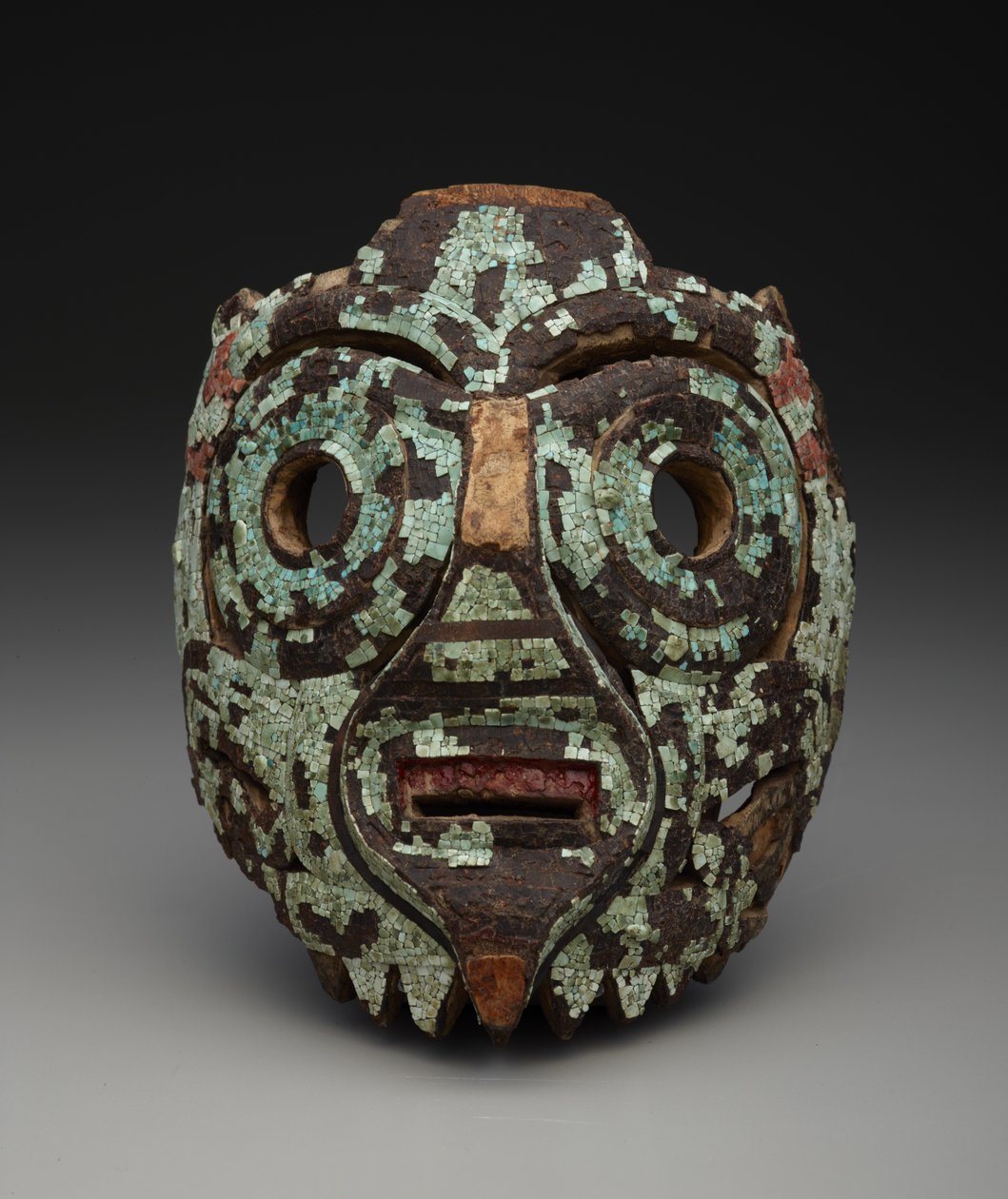 面罩，可能是Tlaloc的，约于1350-1521年（木材，绿松石，贝壳，褐煤和树脂） 作者 Mixtec Mixtec
