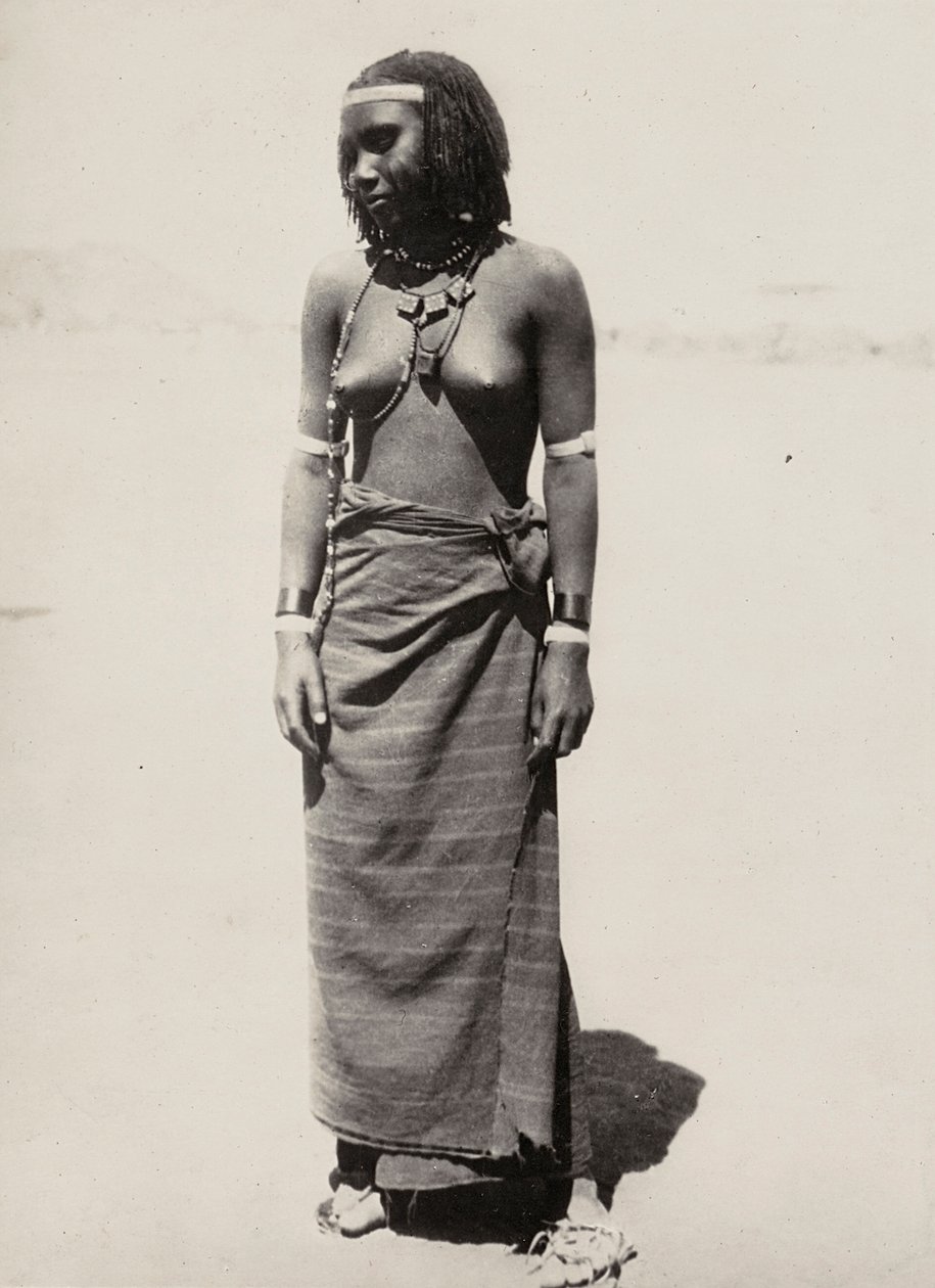 在法西斯时代建立一个帝国：库纳马妇女，1936年5月9日（黑白照片）。 作者 莫迪斯蒂诺·巴尔迪内蒂