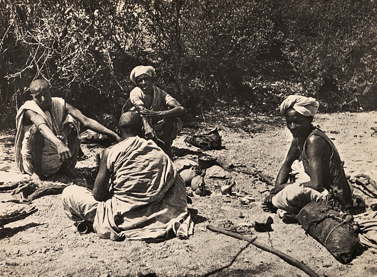 在法西斯时代建立一个帝国：一群游牧民族在休息，1936年5月9日（黑白照片）。 作者 莫迪斯蒂诺·巴尔迪内蒂