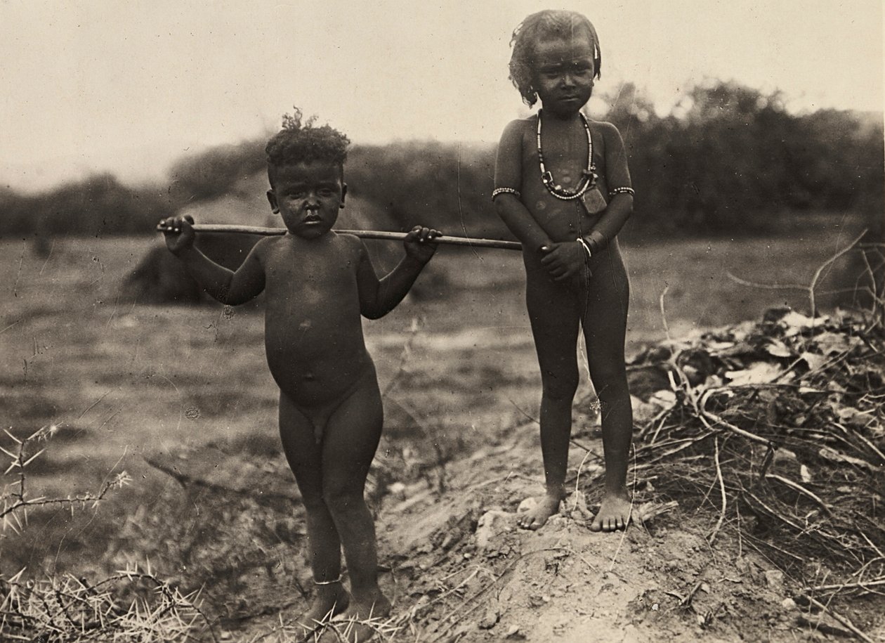 Building an Empire in the Fascist age: two children from the Habab tribe, 09/05/1936 (b/w photo) 作者 莫迪斯蒂诺·巴尔迪内蒂