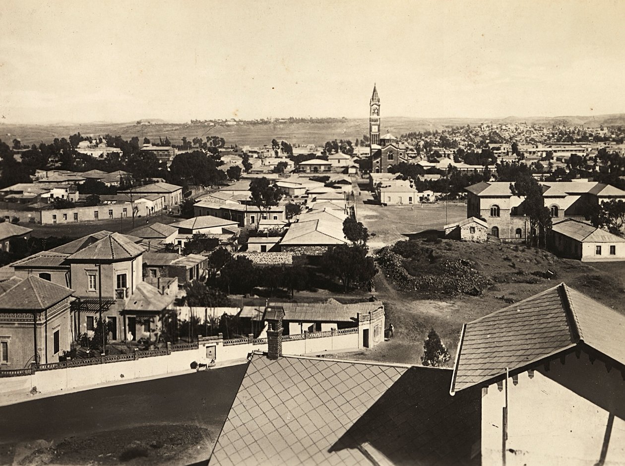在法西斯时代建立一个帝国：阿斯马拉的景色，1936年5月9日（黑白照片）。 作者 莫迪斯蒂诺·巴尔迪内蒂