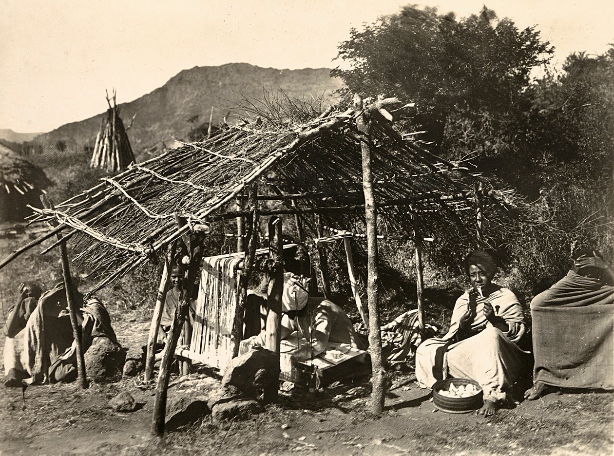 在法西斯时代建立一个帝国：妇女们打算编织，1936年5月9日（黑白照片）。 作者 莫迪斯蒂诺·巴尔迪内蒂