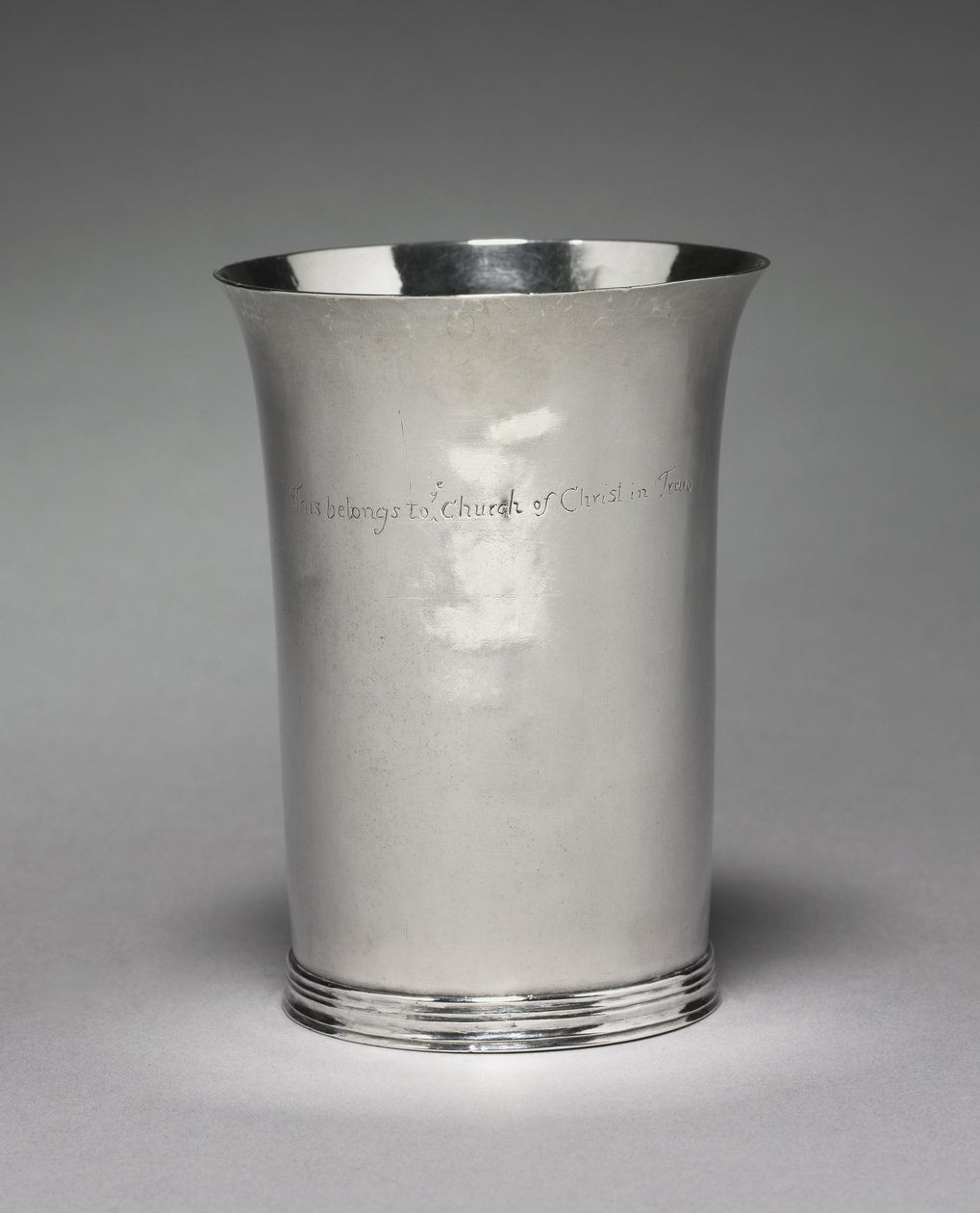 烧杯，约1715年（银） 作者 穆迪·罗素（Moody Russell）