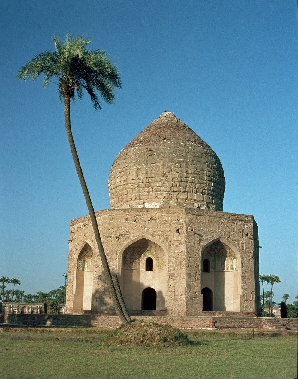 位于沙赫达拉巴格 (Shahdara Bagh) 的阿西夫汗 (Asif Khan) 陵墓的景色 作者 莫卧儿学校
