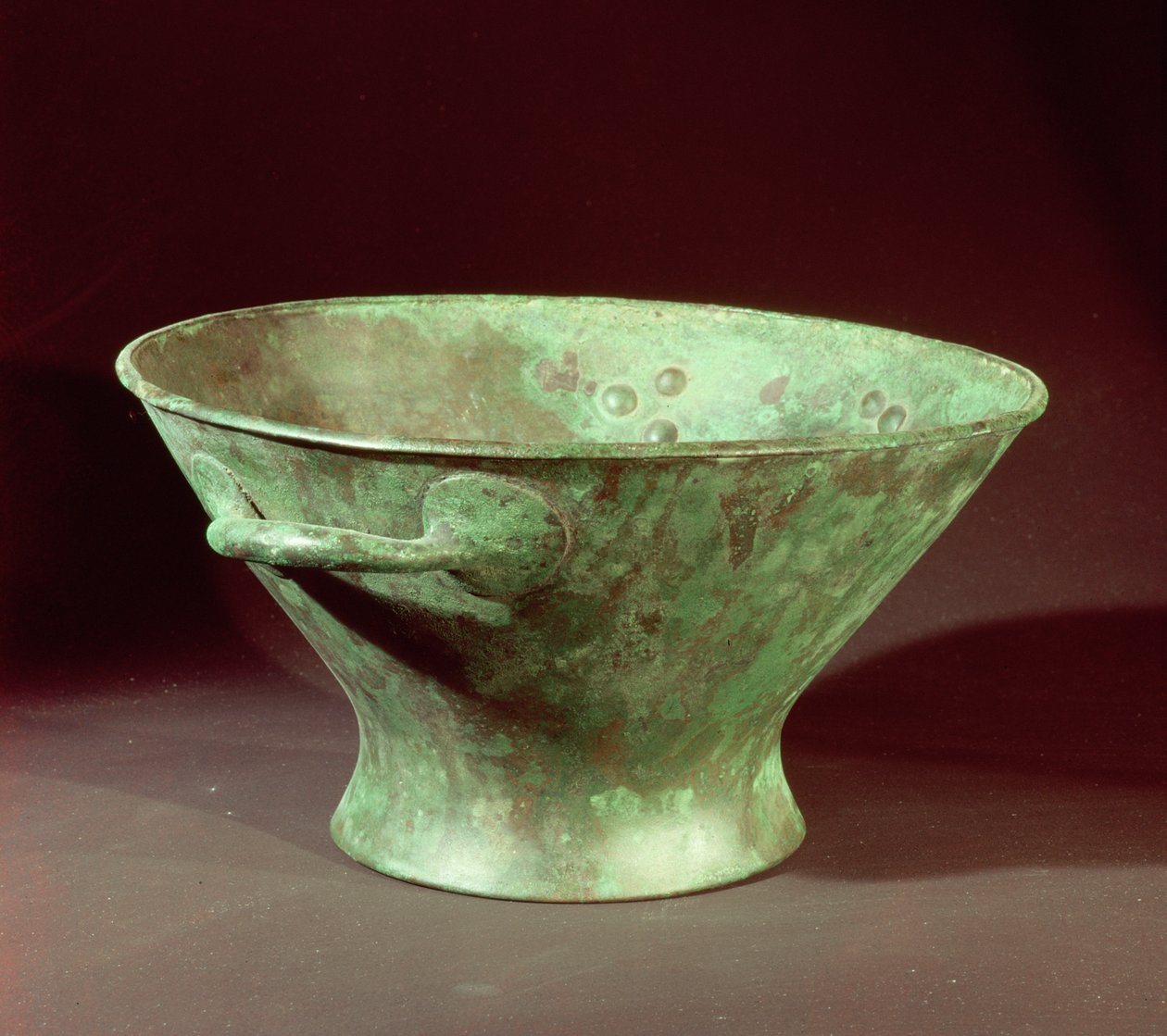 从其中一个室内墓穴，迈锡尼，公元前300年（青铜） 作者 迈锡尼人