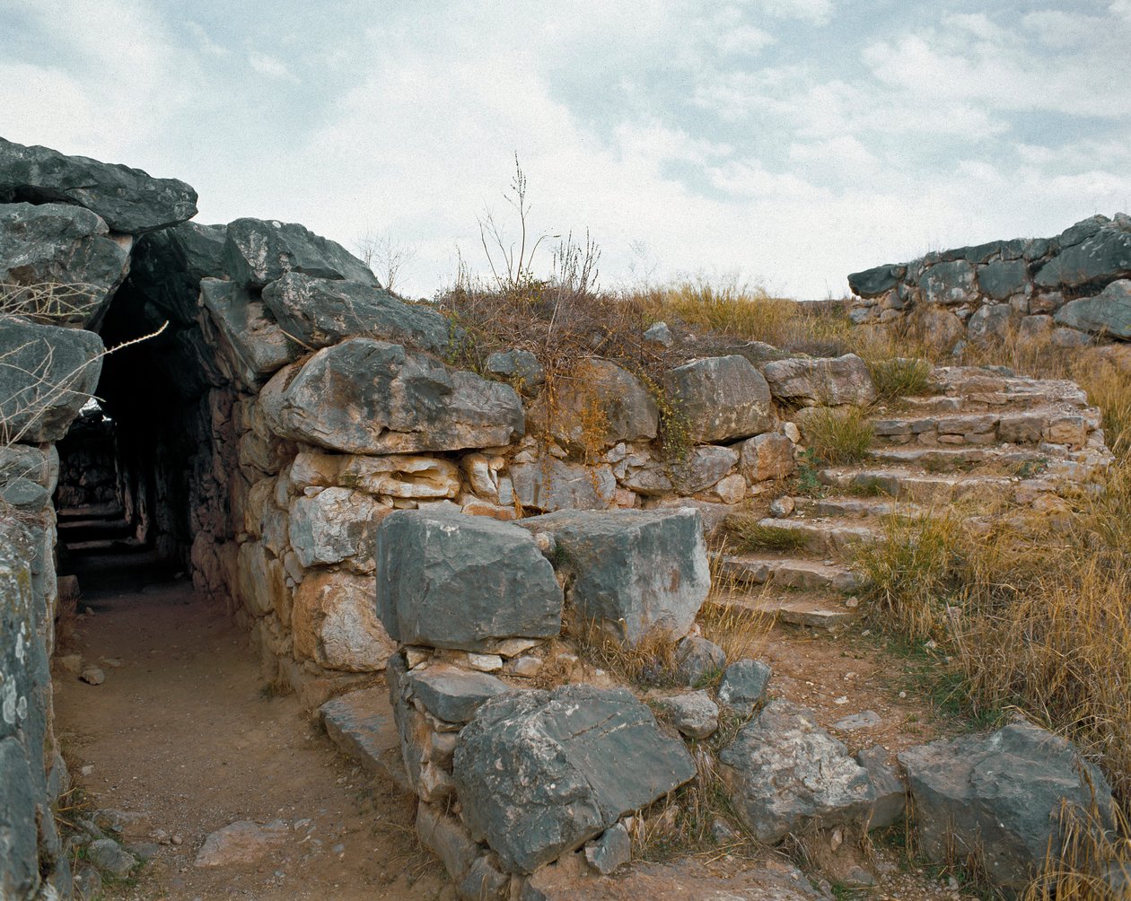 迈锡尼艺术：迈锡尼堡垒的有盖通道，Tirynthe城，大约在公元前1200年。希腊 作者 迈锡尼人
