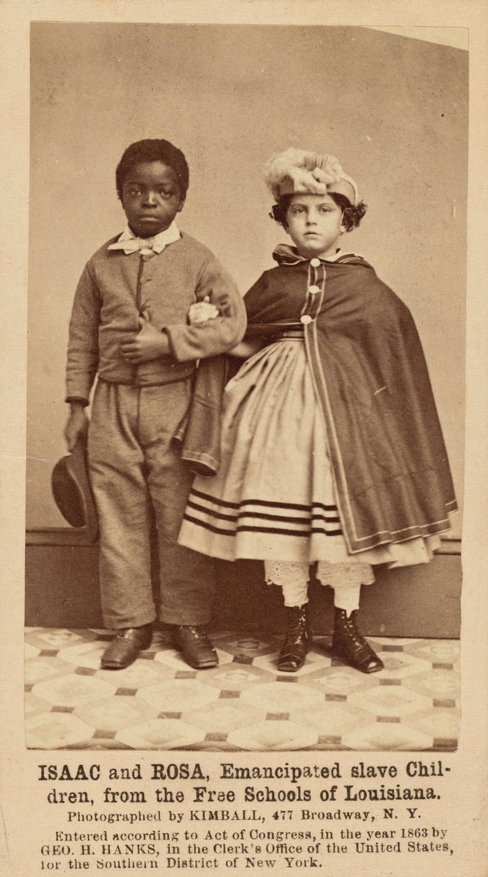 路易斯安那州自由学校的解放奴隶儿童艾萨克和罗莎（1863-1864 年）（照片 作者 迈伦·H·金博尔