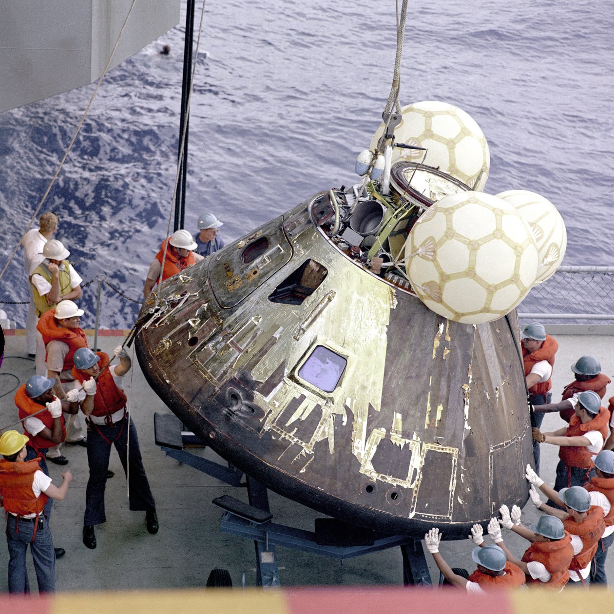 阿波罗13号--美国国家航空航天局，1970年。 作者 NASA图片