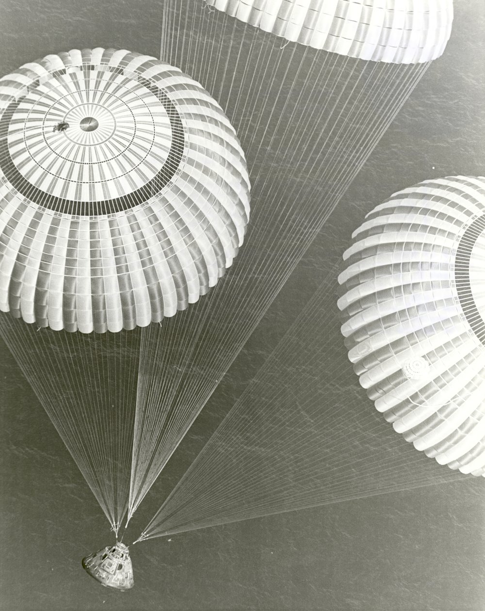 阿波罗17号--美国宇航局，1972年。 作者 NASA图片