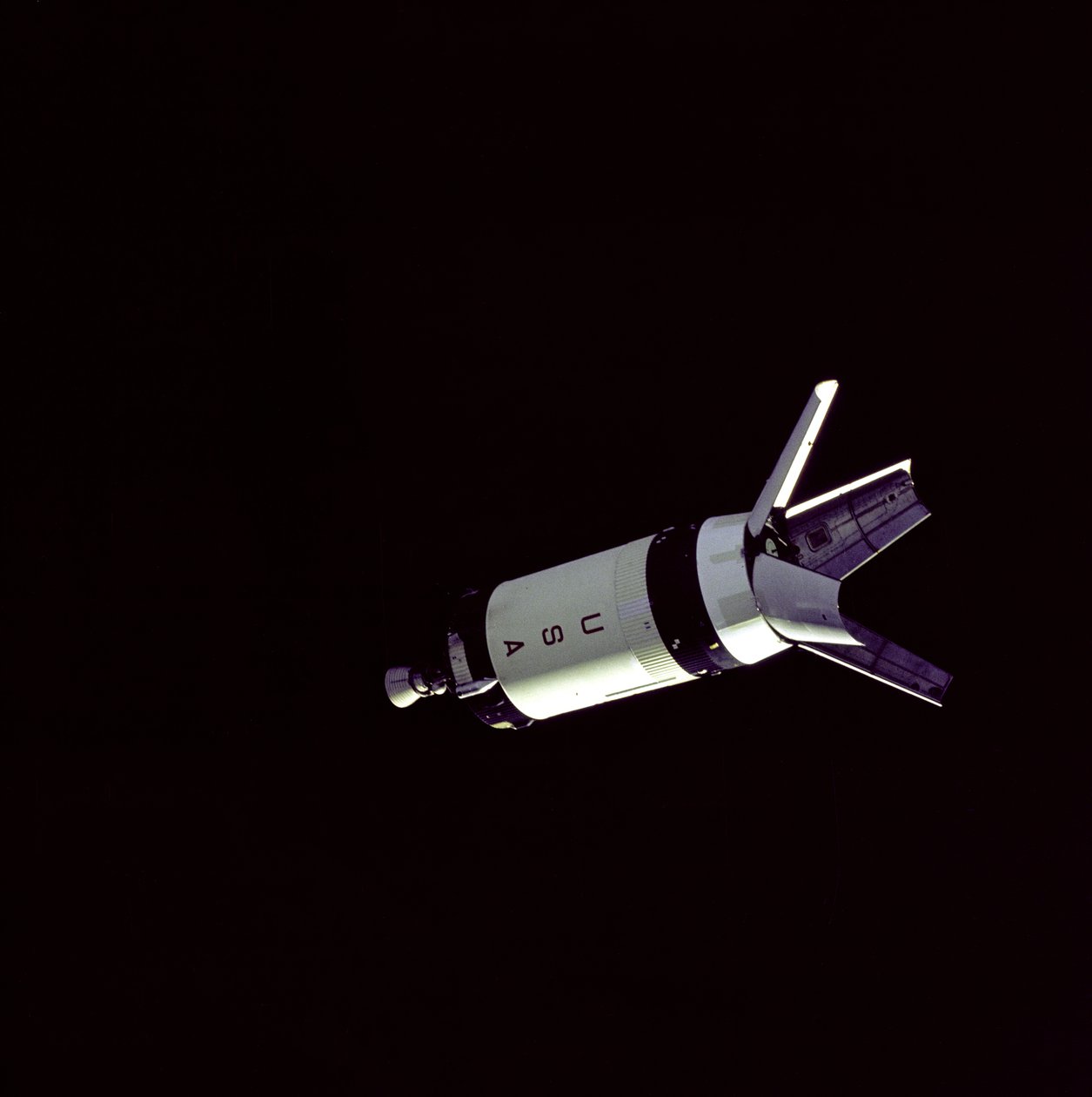 阿波罗7号--美国宇航局，1968年。 作者 NASA图片