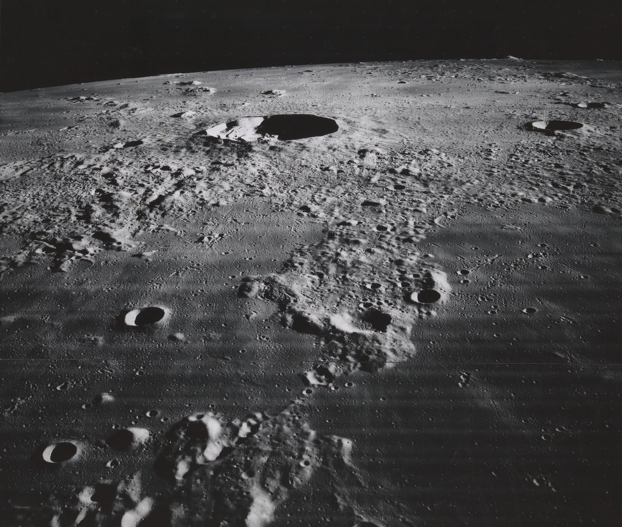 开普勒火山口和周边地区，1967年。 作者 NASA图片