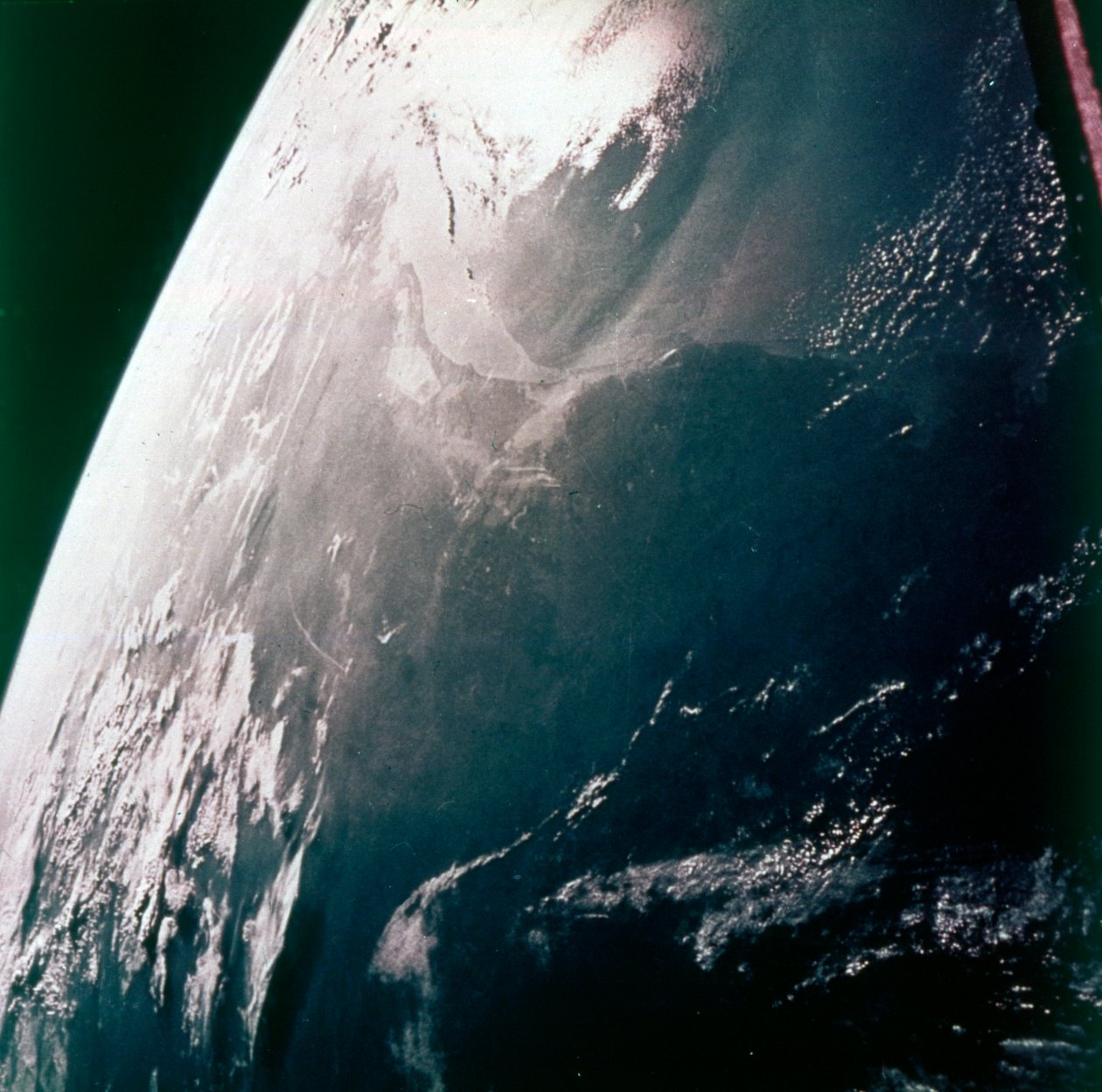 从太空看地球--美国休斯顿和加尔维斯顿湾的墨西哥湾沿岸，约1980年代。 作者 NASA图片