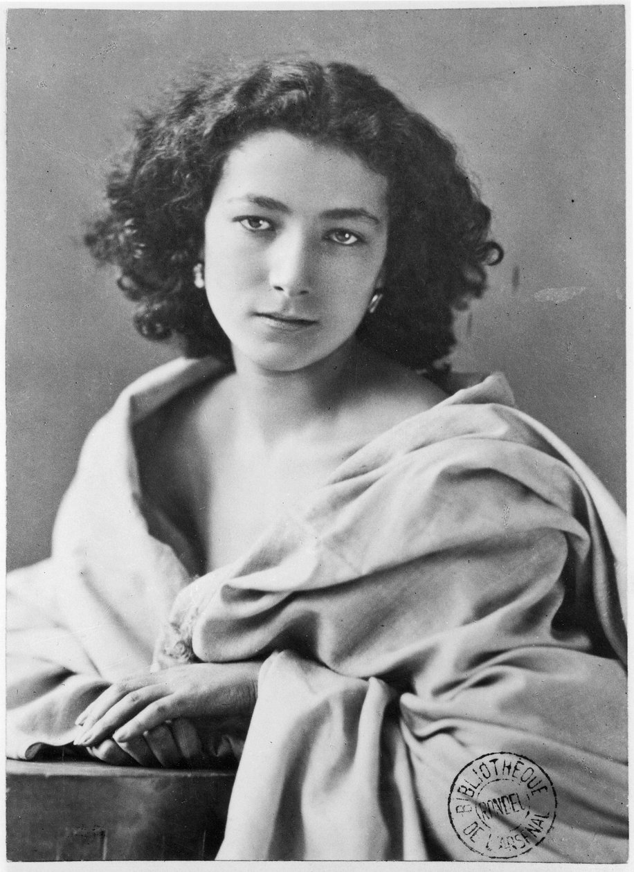 莎拉伯恩哈特（1844-1923）服装，1860年 作者 纳达尔