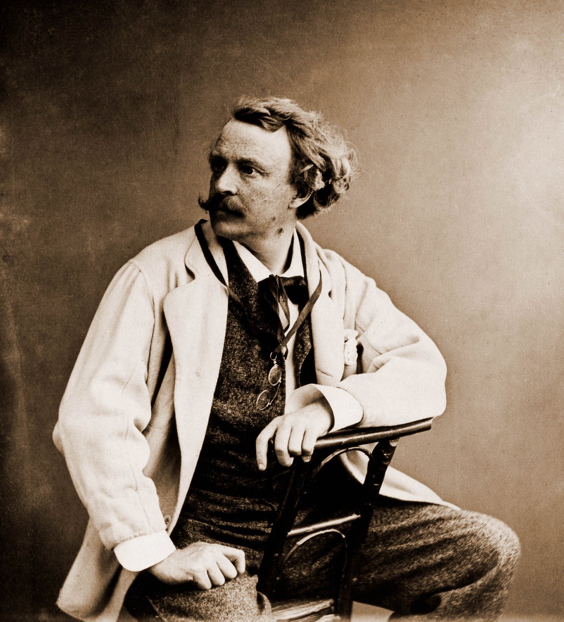 被称为 "Nadar "的Felix Tournachon的肖像，1820-1910（照片）。 作者 纳达尔