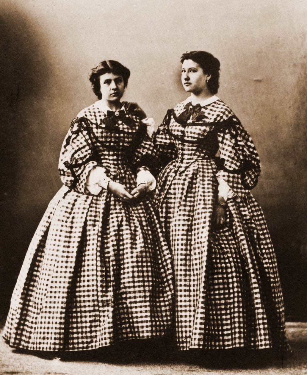 Portrait of Judith Gautier and her sister, novelist 1850-1917 (photo) 作者 纳达尔