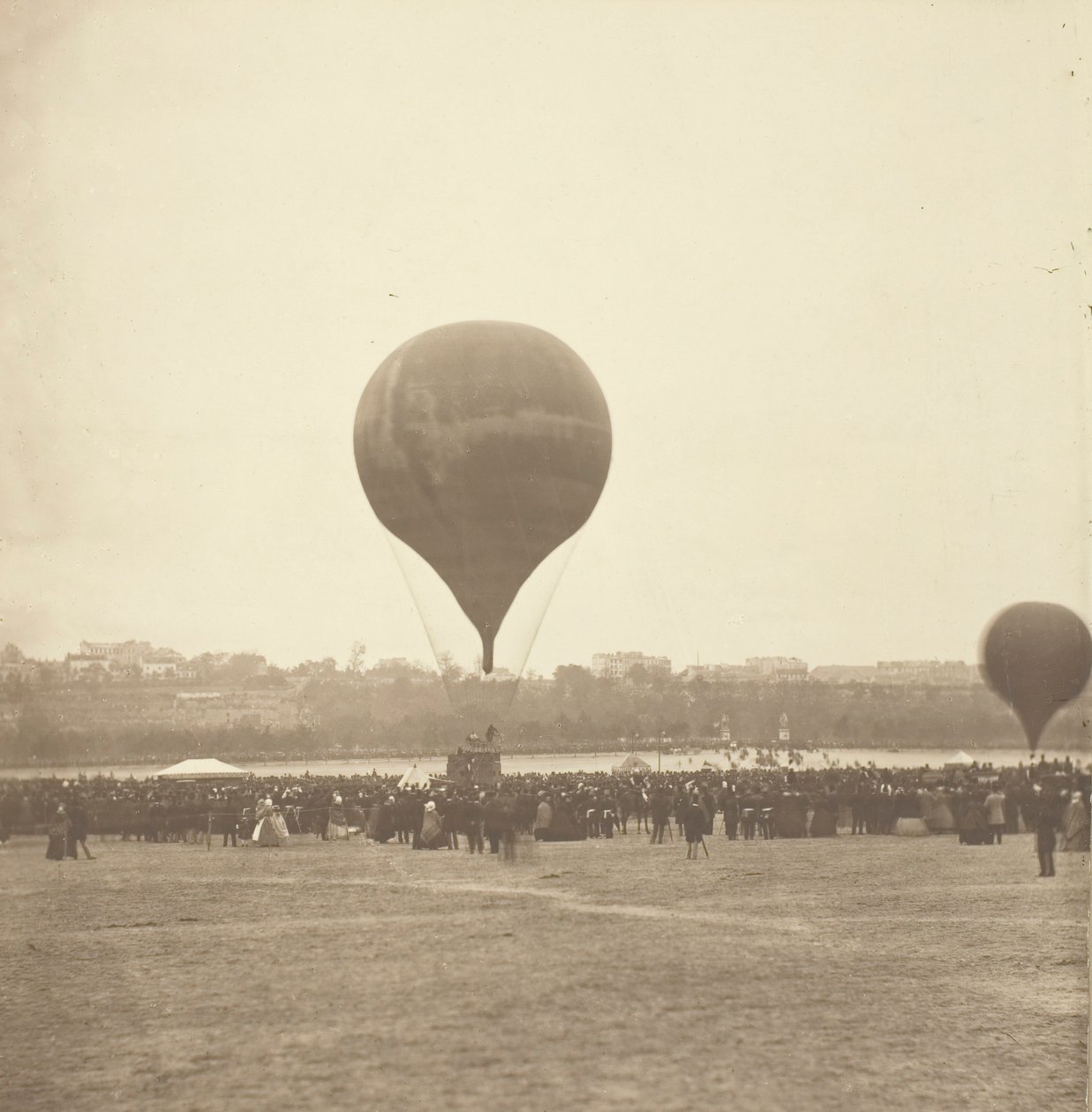 Le Geant，Champ de Mars，1863年10月18日，可能是188089年印刷的。 作者 纳达尔