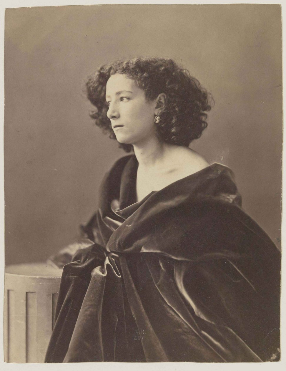 莎拉·伯恩哈特（Sarah Bernhardt）肖像1844-1923年，1864年。 作者 纳达尔