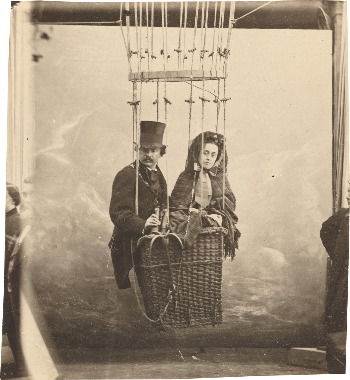 与妻子Ernestine在气球上的自画像，约1865年，约1890年印刷。 作者 纳达尔