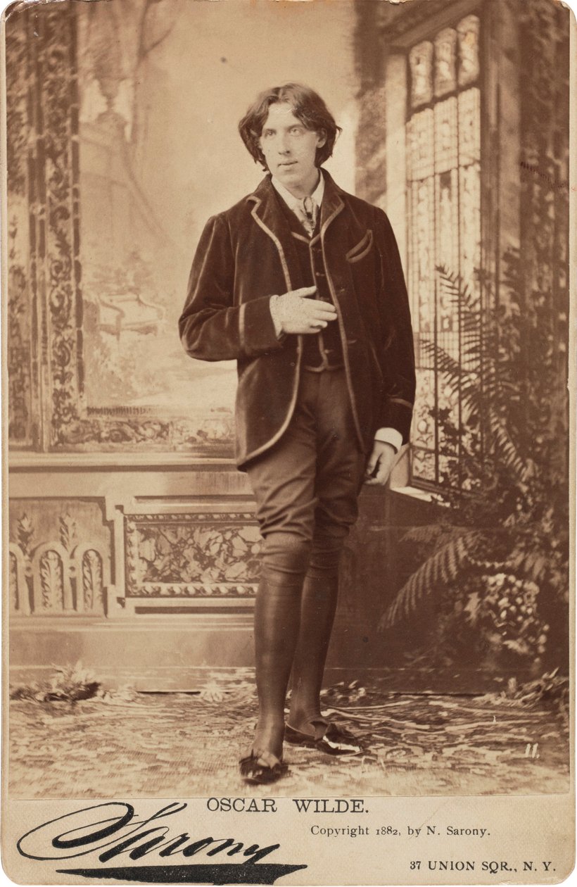 奥斯卡-王尔德1854-1900年的肖像，1882年。 作者 拿破仑·萨罗尼（Napoleon Sarony）